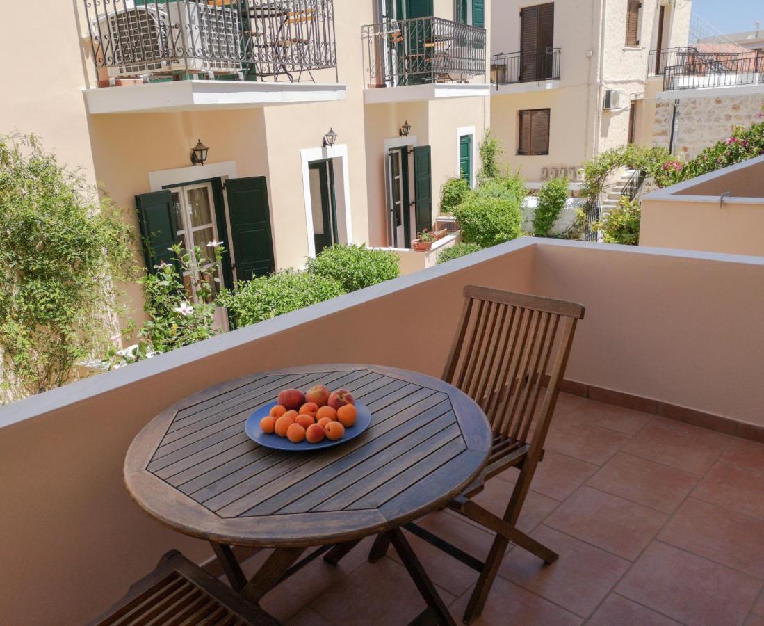Hotel Twin House Spetses Exterior foto
