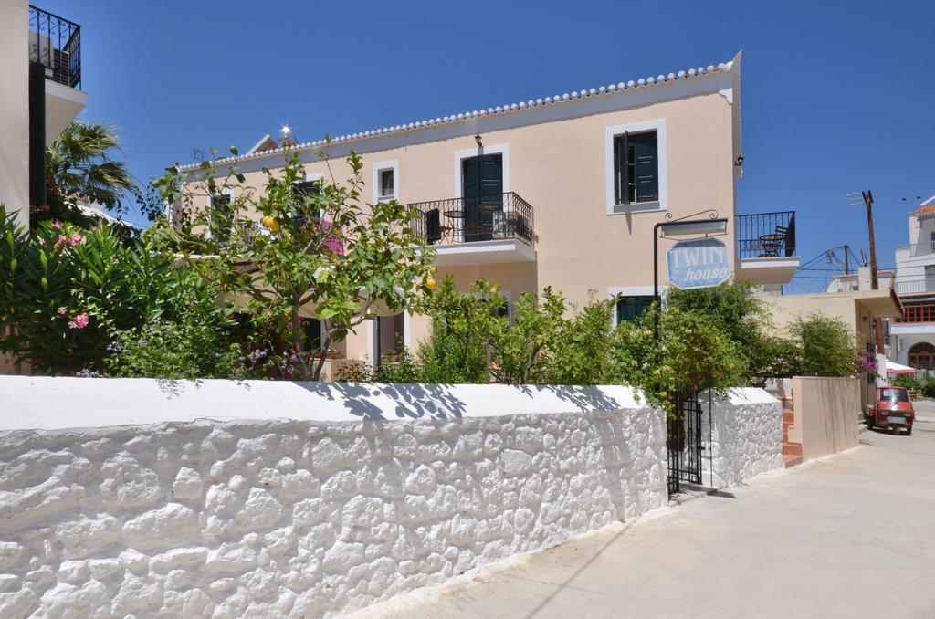 Hotel Twin House Spetses Exterior foto