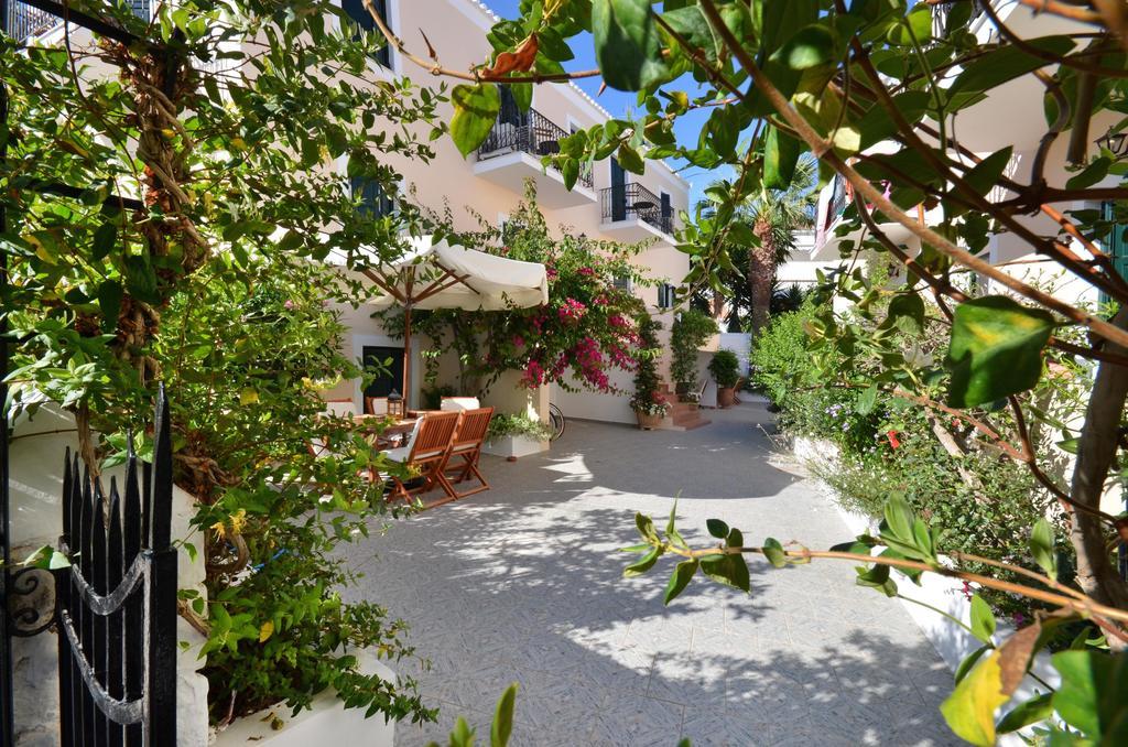 Hotel Twin House Spetses Exterior foto