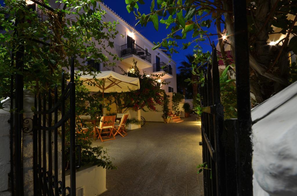 Hotel Twin House Spetses Exterior foto